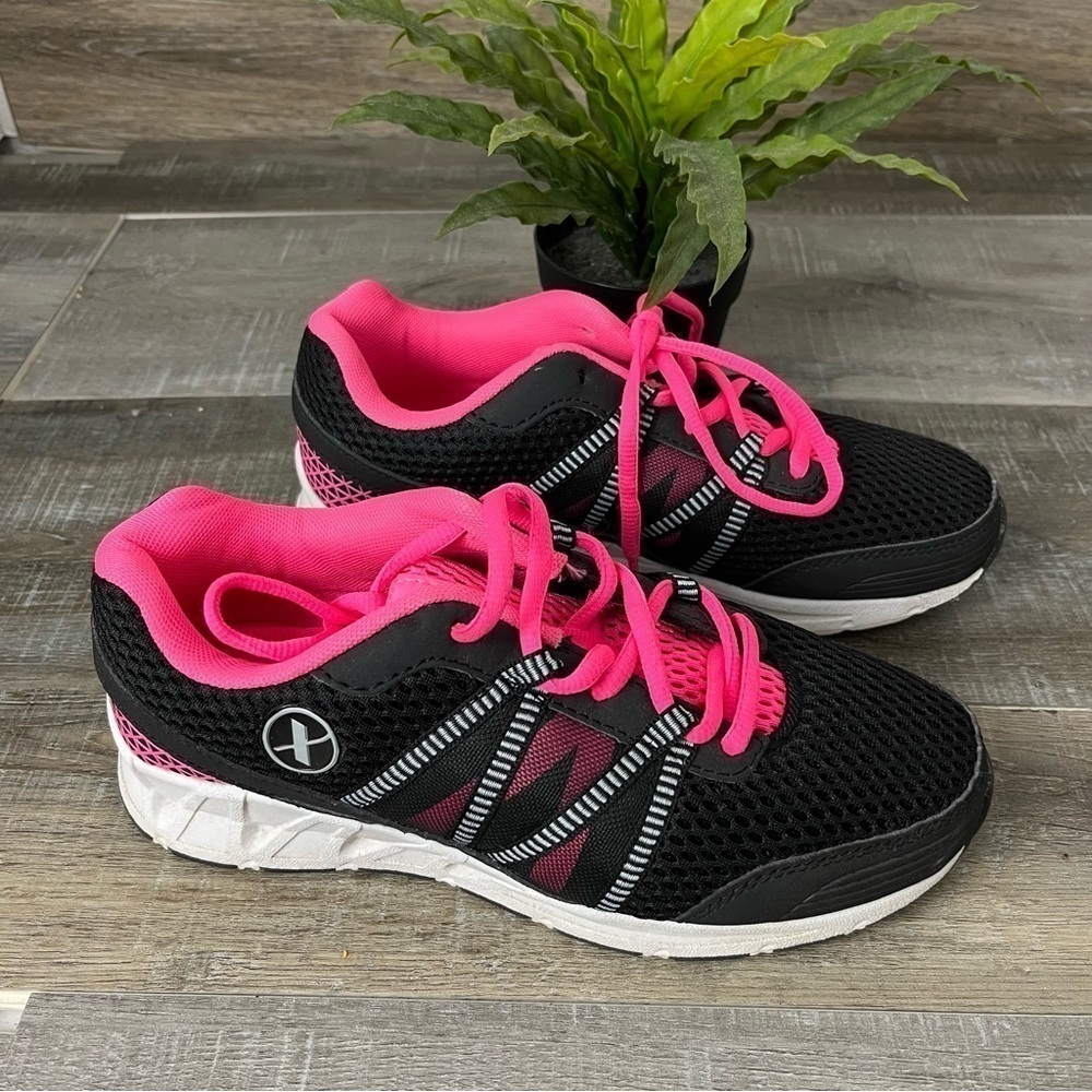 Xersion Runamatic Mesh Black and Pink Youth Running Shoe SizeYouth 5 Women Sz 7